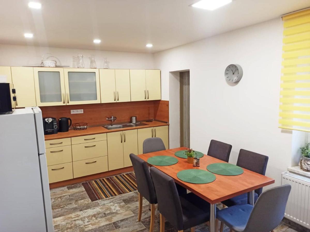 121 - Apartment *